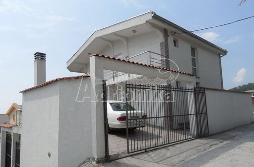 Barの一戸建て住宅