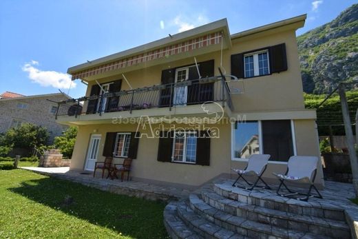 Casa Independente - Kotor