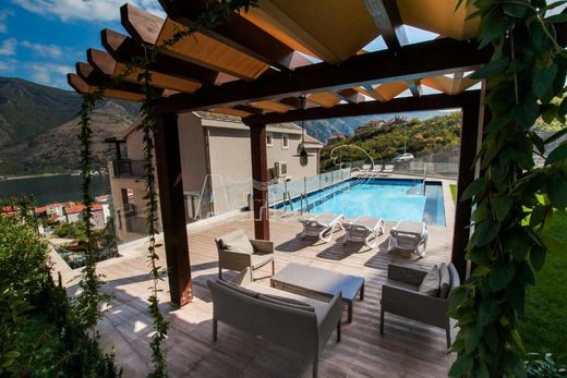 Villa a Cattaro, Kotor