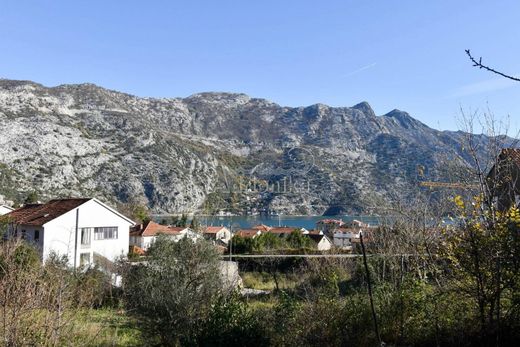 Land in Kotor