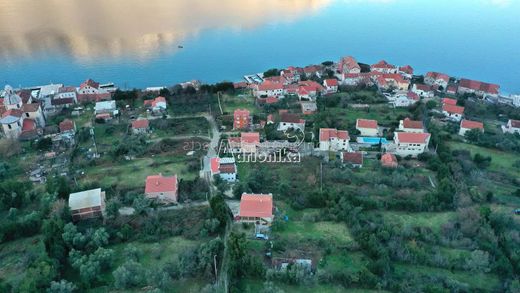 Land in Kotor