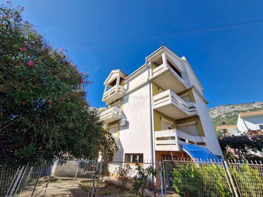 Barの一戸建て住宅