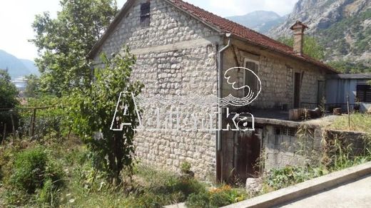 Einfamilienhaus in Kotor
