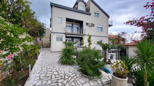Detached House in Bar