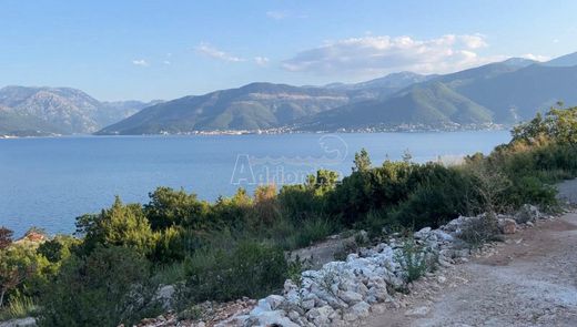 Αγροτεμάχιο σε Tivat