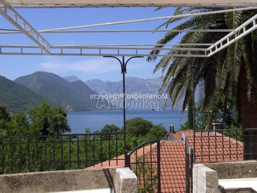 Maison individuelle à Kotor