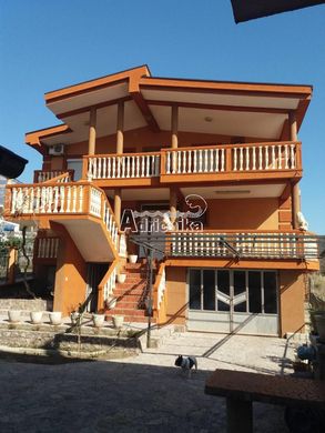 Detached House in Bar