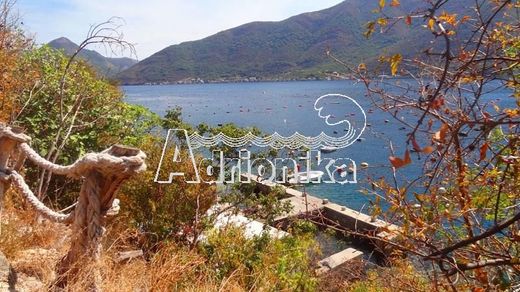 Land in Kotor