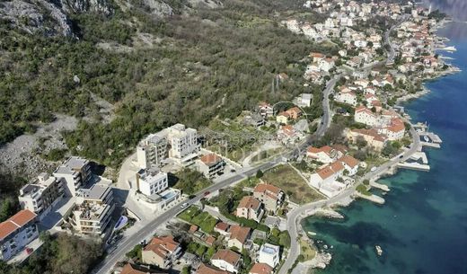 Land in Kotor