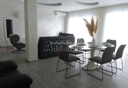 단독 저택 / Kotor