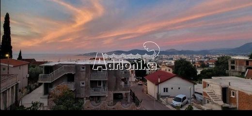 Detached House in Bar