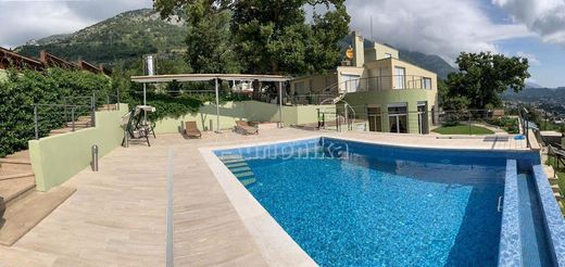 Detached House in Bar