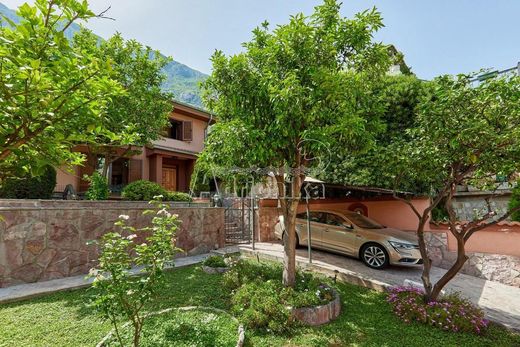 Detached House in Kotor