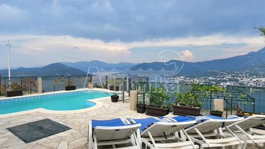 Villa a Castelnuovo di Cattaro, Herceg Novi