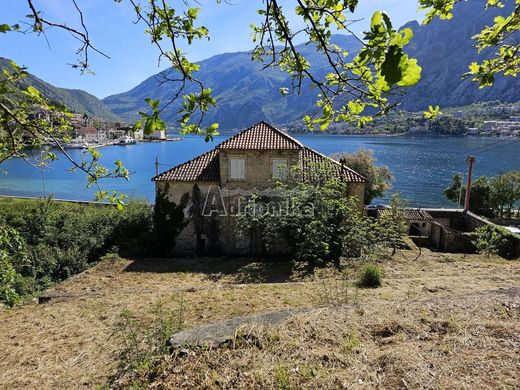 Detached House in Kotor