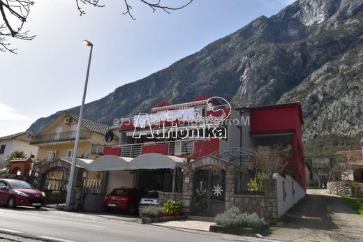 Müstakil ev Kotor