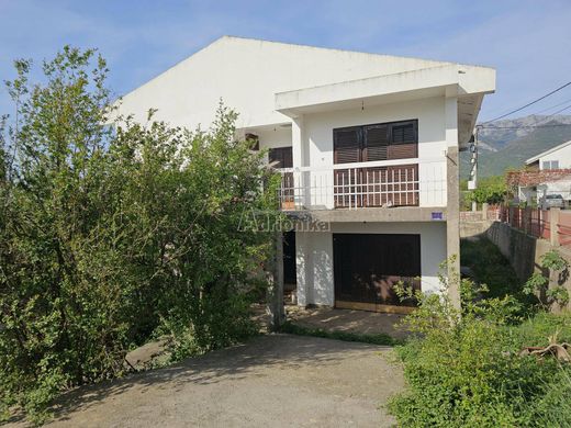 Detached House in Bar