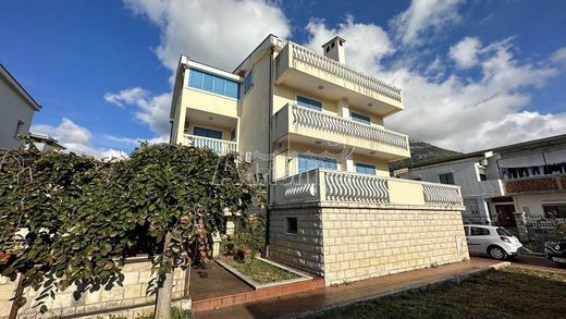 Vrijstaand huis in Bar