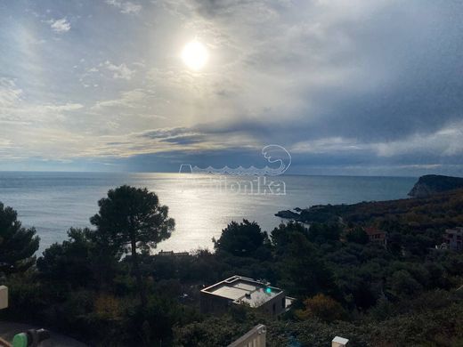 Appartamento a Budua, Budva