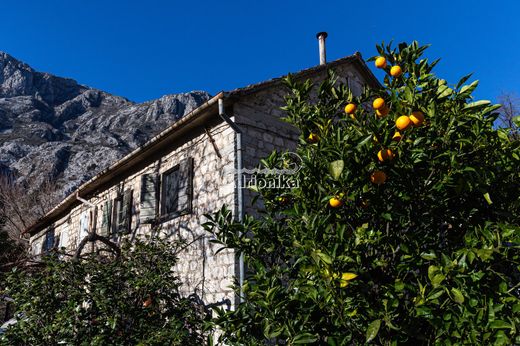 Maison individuelle à Kotor
