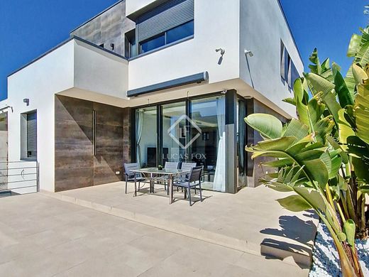 Villa in Vilanova i la Geltrú, Provinz Barcelona