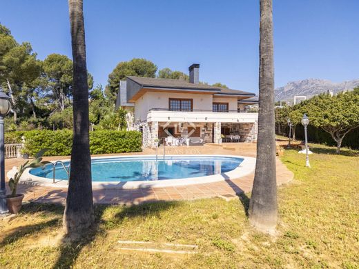 Villa en la Nucia, Provincia de Alicante