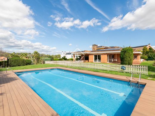 Villa in Cerdanyola del Vallès, Provinz Barcelona