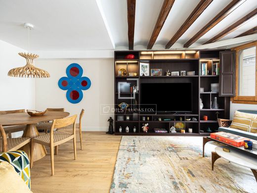 Apartment / Etagenwohnung in Barcelona, Provinz Barcelona