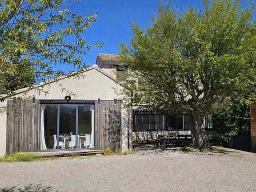 Villa in L'Isle-sur-la-Sorgue, Vaucluse