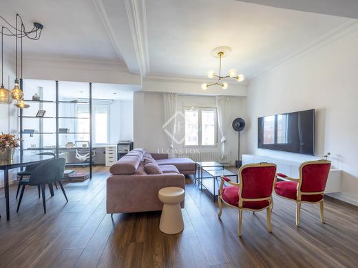 Apartment / Etagenwohnung in Valencia, Provinz Valencia