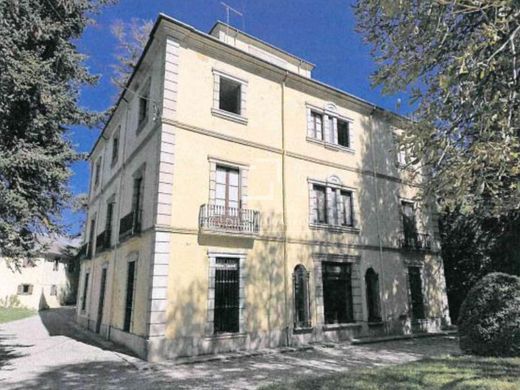 Villa in Puigcerdà, Province of Girona