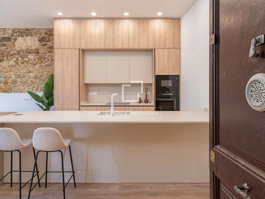 Apartment / Etagenwohnung in Girona, Provinz Girona