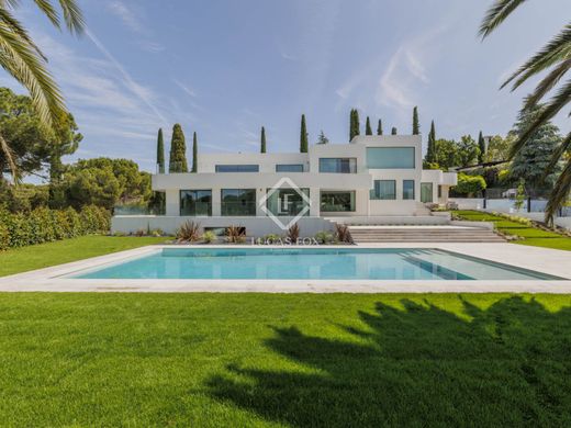 Villa in Boadilla del Monte, Province of Madrid