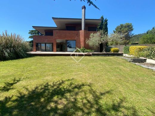 Villa in Begues, Province of Barcelona