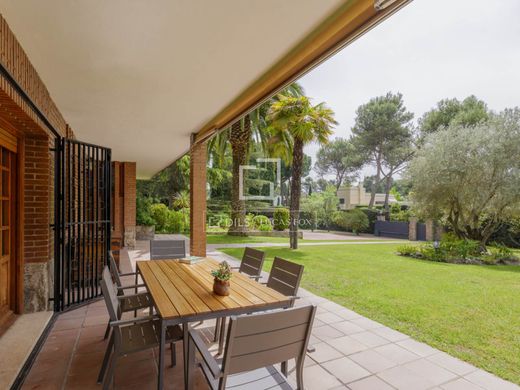 Villa in Boadilla del Monte, Province of Madrid