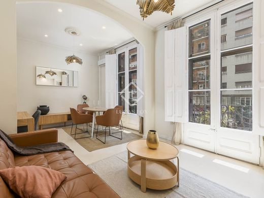 Apartment / Etagenwohnung in Barcelona, Provinz Barcelona