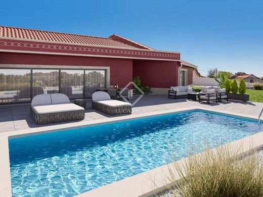 Villa a Caldas da Rainha, Distrito de Leiria