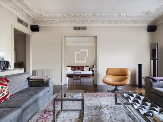 Apartment / Etagenwohnung in Barcelona, Provinz Barcelona