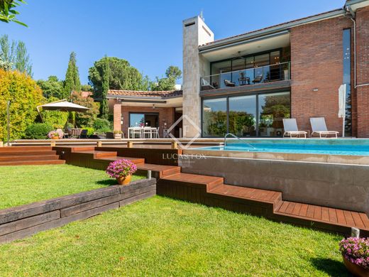 Villa in Bellaterra, Province of Barcelona