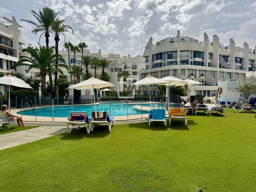 Apartment / Etagenwohnung in Marbella, Málaga