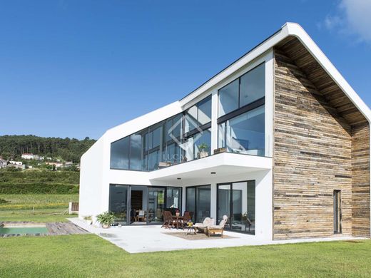 Villa in Fisterra, Provincia da Coruña
