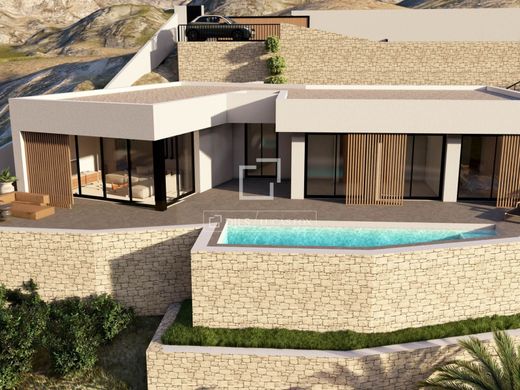 Villa in Pedreguer, Alicante