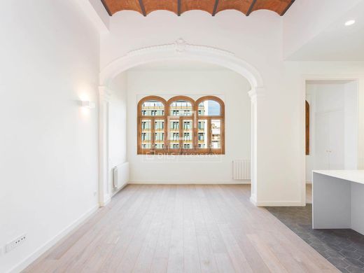 Apartment / Etagenwohnung in Barcelona, Provinz Barcelona