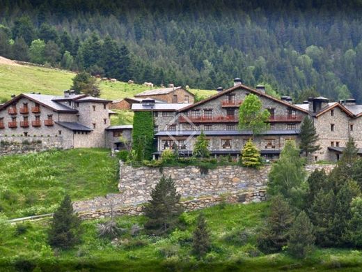 Hotel in Os de Civís, Province of Lleida