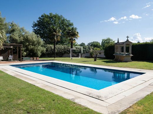 Villa in San Ciprián de Viñas, Ourense