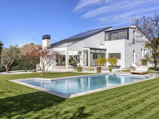 Villa in Boadilla del Monte, Province of Madrid