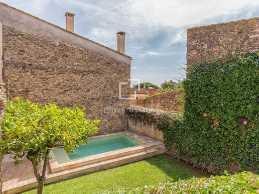 Country House in Gualta, Province of Girona