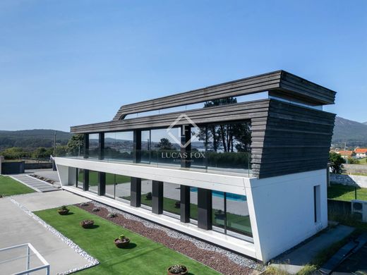 Villa in A Pobra do Caramiñal, Provincia da Coruña