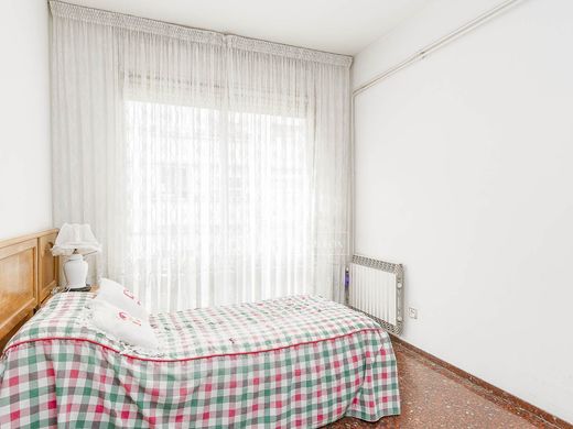 Apartment / Etagenwohnung in Barcelona, Provinz Barcelona