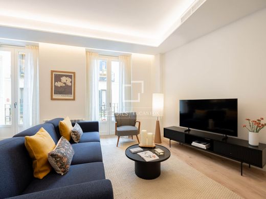 Apartment / Etagenwohnung in Madrid, Provinz Madrid